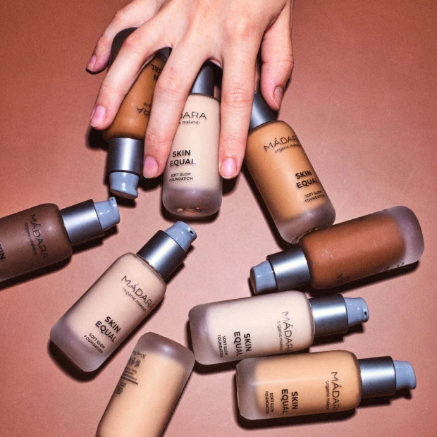 Madara Skin Equal Fond De Teint Éclat Spf15 40 Sand, 30ml 4 Madara Skin Equal Fond De Teint Éclat Spf15 40 Sand, 30ml – Image 4