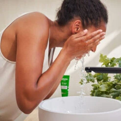 Weleda Skin Food Gel Nettoyant Nourrissant, 75ml -Para Magasin skin food gel huile nettoyant nourrissant 75ml 3