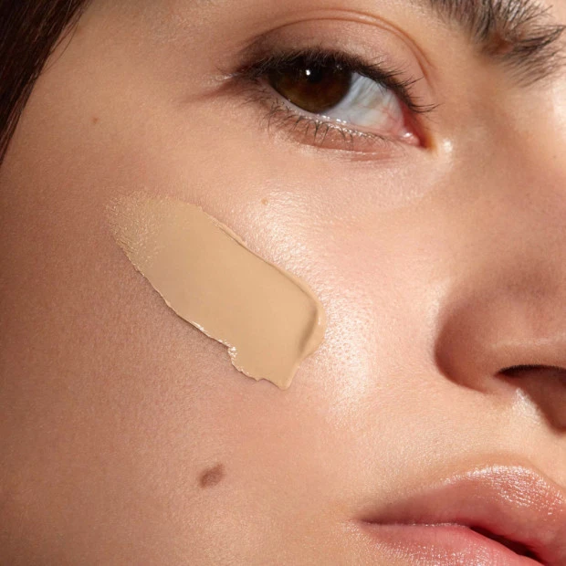 Madara Skinonym Fond De Teint Semi-Mat Aux Peptides 35 True Beige, 30ml 5 Madara Skinonym Fond De Teint Semi-Mat Aux Peptides 35 True Beige, 30ml – Image 5