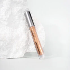 Madara The Concealer Correcteur Perfectionnant Lumineux 45 Almond, 4ml -Para Magasin the concealer correcteur perfectionnant lumineux 45 almond 4ml 4