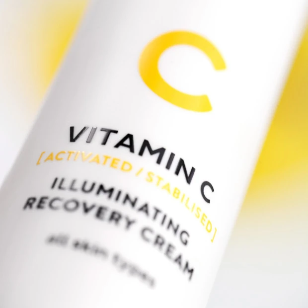 Madara Vitamin C Crème Régénérante Illuminatrice À La Vitamine C, 50ml 4 Madara Vitamin C Crème Régénérante Illuminatrice À La Vitamine C, 50ml – Image 4