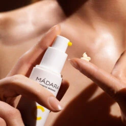 Madara Vitamin C Crème Régénérante Illuminatrice À La Vitamine C, 50ml 13 Madara Vitamin C Crème Régénérante Illuminatrice À La Vitamine C, 50ml -Para Magasin vitamin c creme regenerante illuminatrice a la vitamine c 50ml 6
