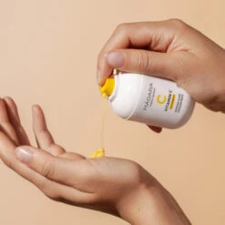 Madara Vitamin C Intense Glow Concentré À La Vitamine C, 30ml -Para Magasin vitamin c intense glow concentre a la vitamine c 30ml 4